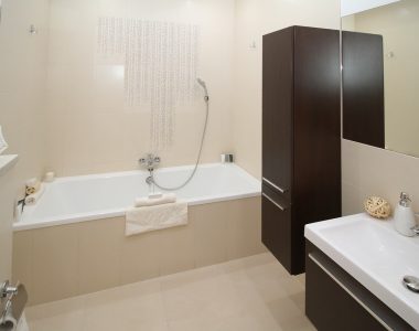 bathroom-2094735_1280