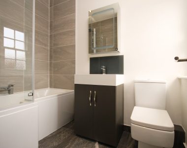 bathroom-2752475_1280